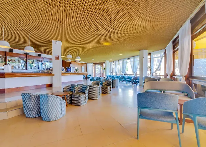 Auramar Beach Resort