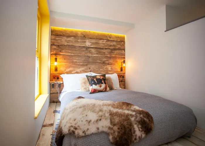 Higgihaus Aparthotel, Clare Street