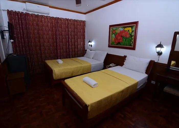 Tahanan Lakeview Hotel
