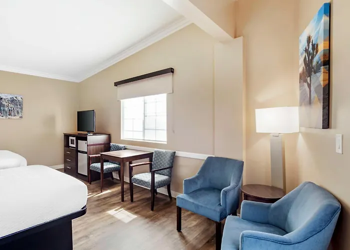 Best Western China Lake Inn