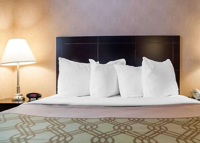 Woodstock Inn And Suites