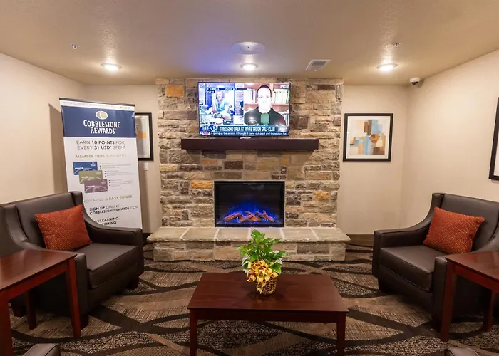 Cobblestone Inn & Suites - Winters