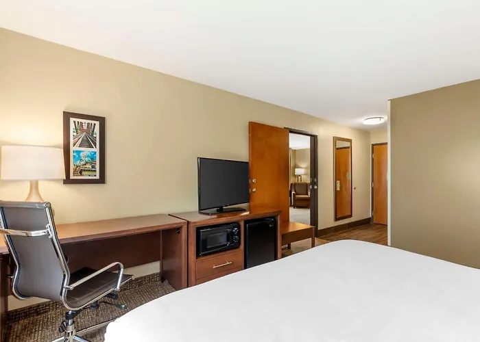 Comfort Inn & Suites Grinnell Near I-80