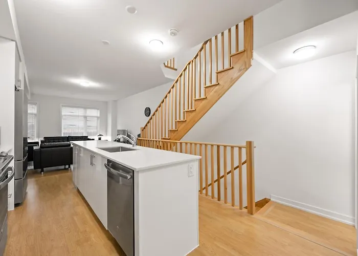 Private Room M A P L E With Attached Full Bathroom In Toronto, On, Canada