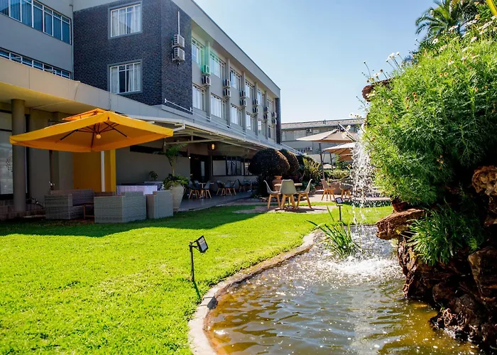 Cresta Oasis Hotel