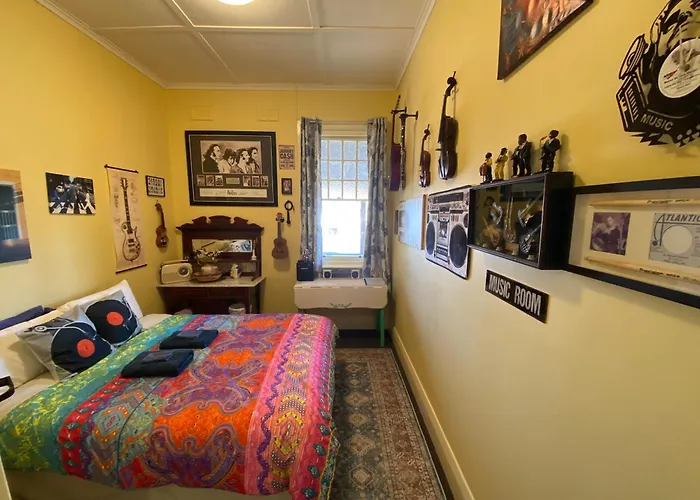 Commercial Hotel Kaniva Call To Save Dollars