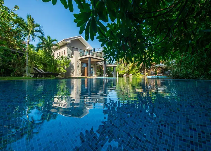 Villa Thuya - 3 Bedroom Oceanfront Villa With Pool