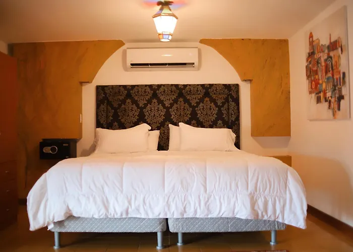 Oasis Hotel