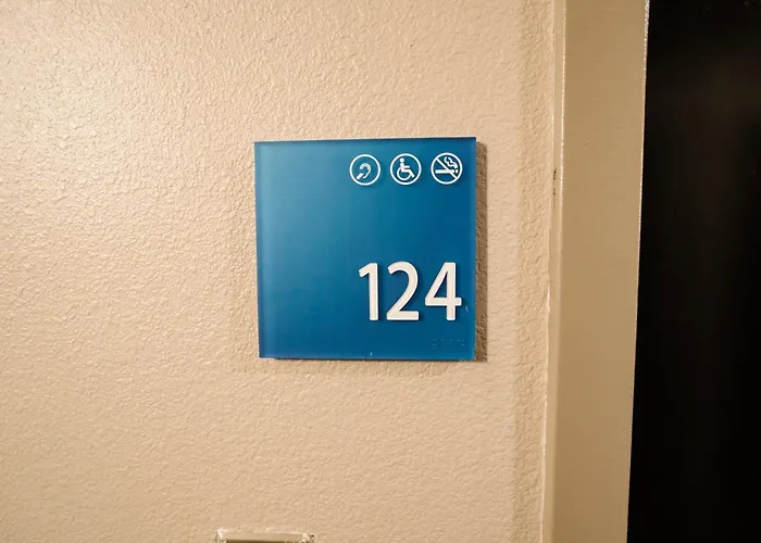Holiday Inn Express Hotel & Suites Knoxville-North-I-75 Exit 112 By Ihg