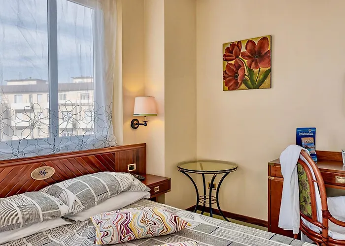 Thr - Isa-Hotel In Marina Di Cecina Just 100 Mt From The Beach