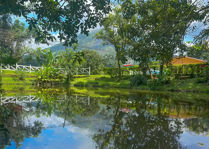 Arenal Roca Lodge & Bungalows