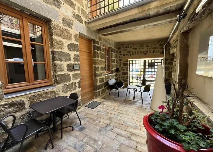 Le 19 - Chambre Patio 34M2 - Centre Historique - Clim