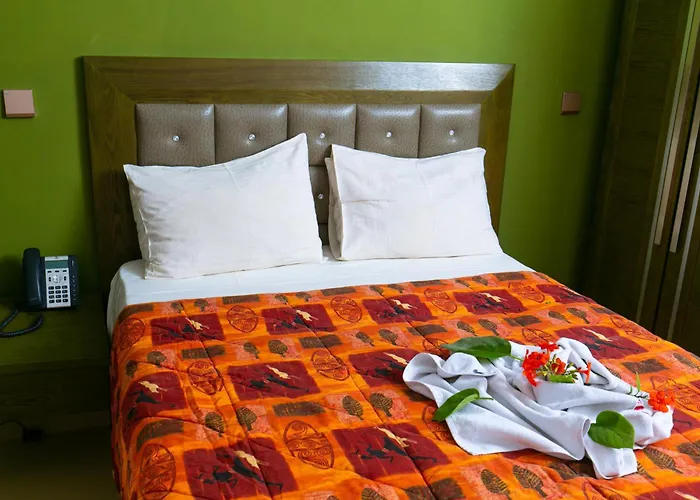 Wakola Hotel Cheikh Anta Diop