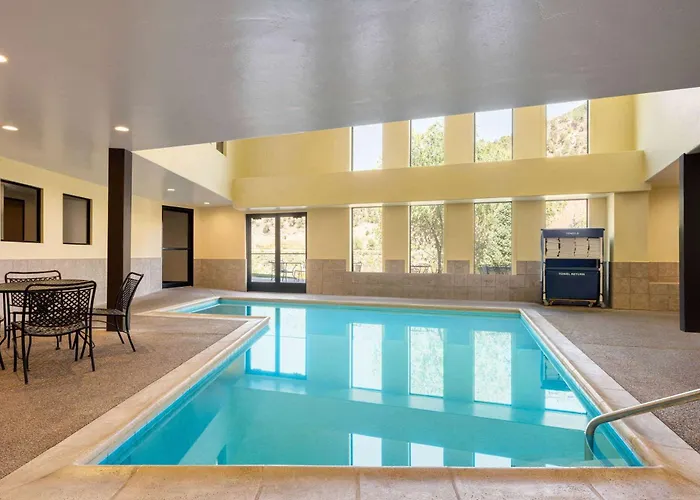 Days Inn By Wyndham Carbondale