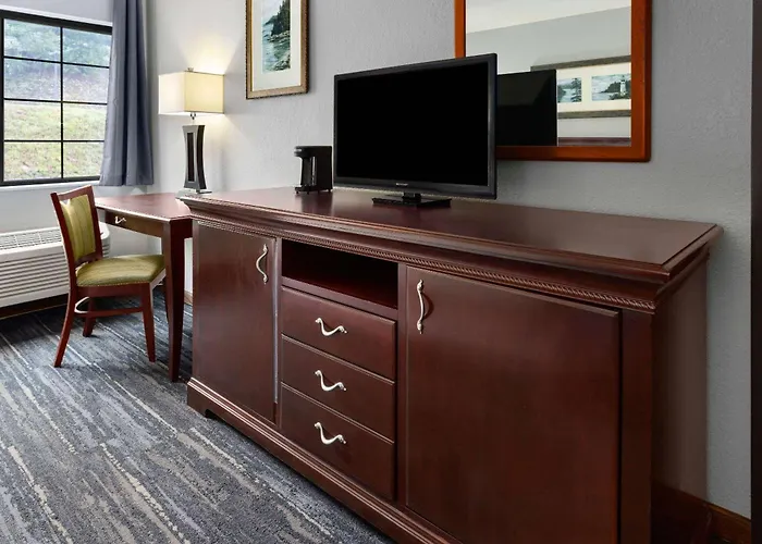 Days Inn By Wyndham Iron Mountain