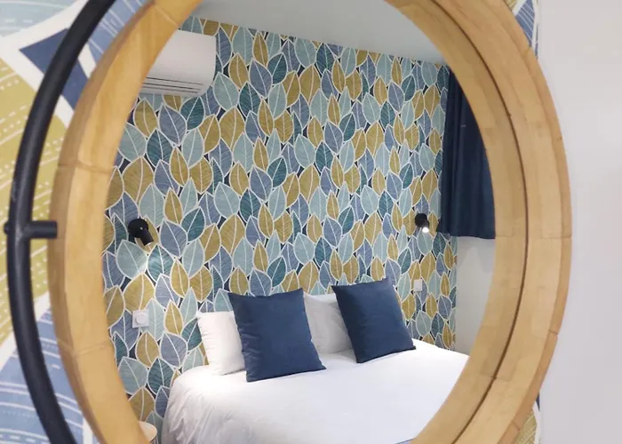 Logis Hôtel Loire Hotel - Les Cocottes Restaurant