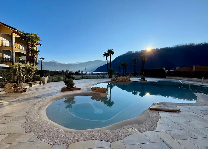 Yachting Residence - Private Dock, Lake Access & Spa