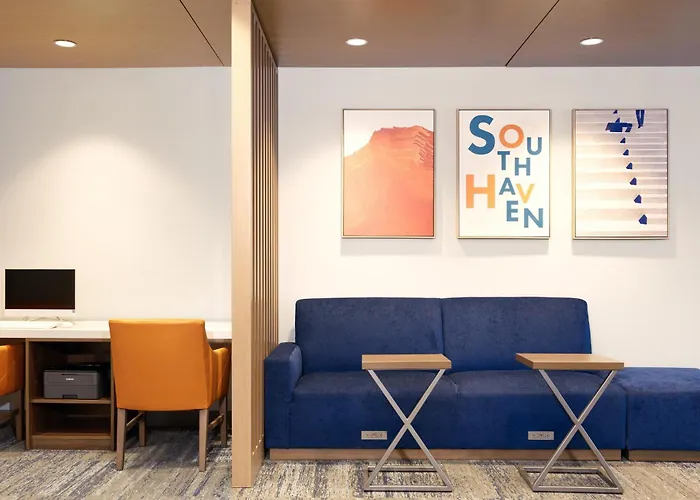 Holiday Inn Express Dallas Market Center By Ihg
