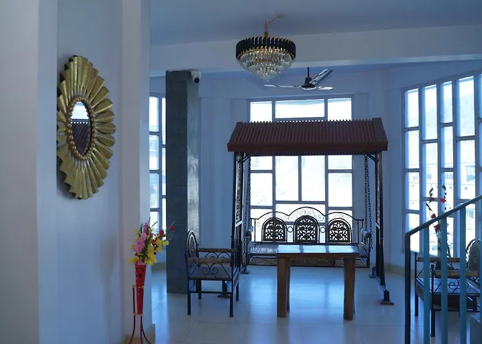 Hotel Chail Hill & Restaurant