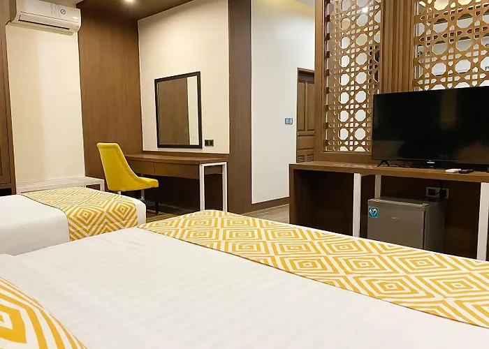 Holiday Pier Hotel