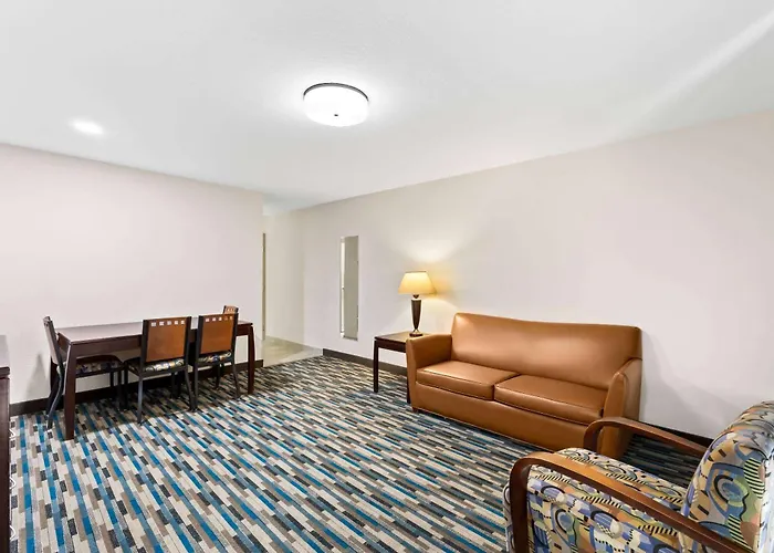 Days Inn & Suites By Wyndham Mesa Near Phoenix