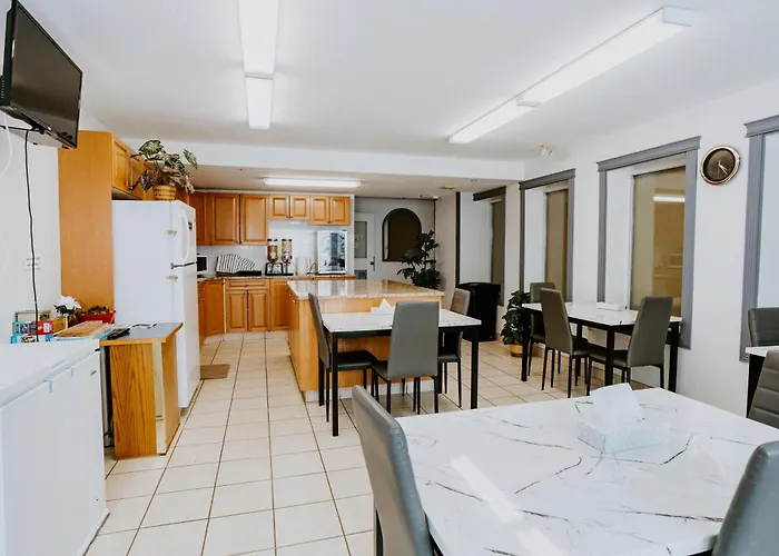 Western Budget Plus Mosaic Suites