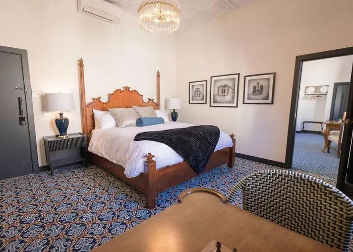 Speakeasy 2 Room Suite