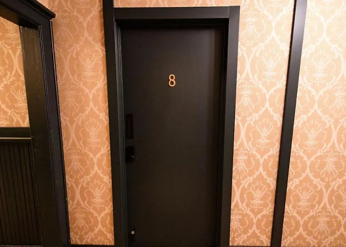 Speakeasy King Suite