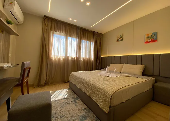 Holy Sheet Plus - Boutique Hotel