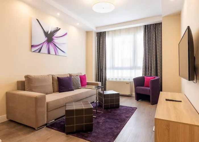 Silver Crown Hotel & Residence, Palace Quarter