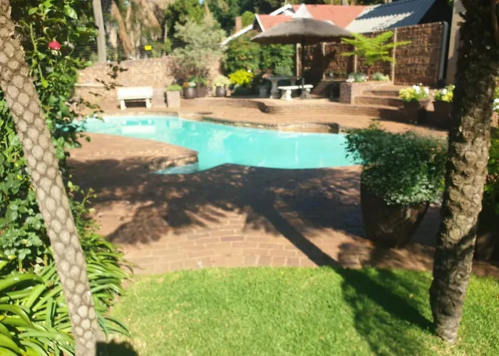125 On Van Buuren Road Guest House