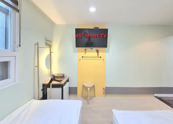 Hostel Tommy Jongno ---- Tax Return Authorized Shop