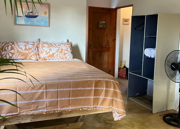 Yes Papa! Rooms Only 100M From The Beach!