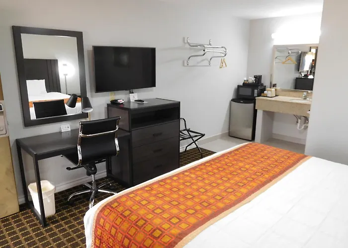 Deluxe Inn