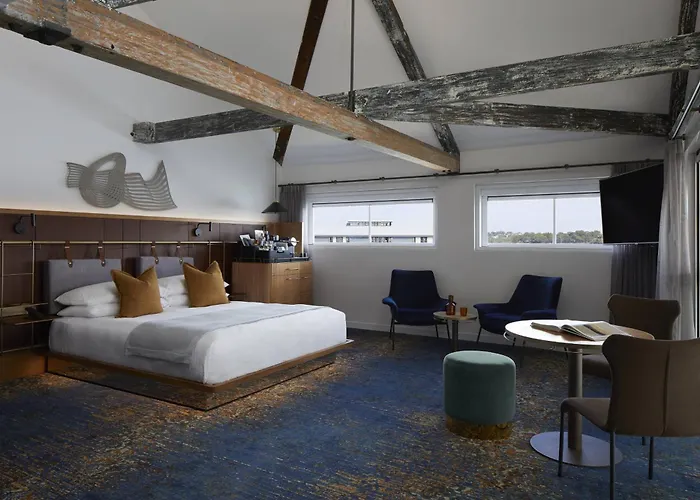 Pier One Sydney Harbour, Autograph Collection