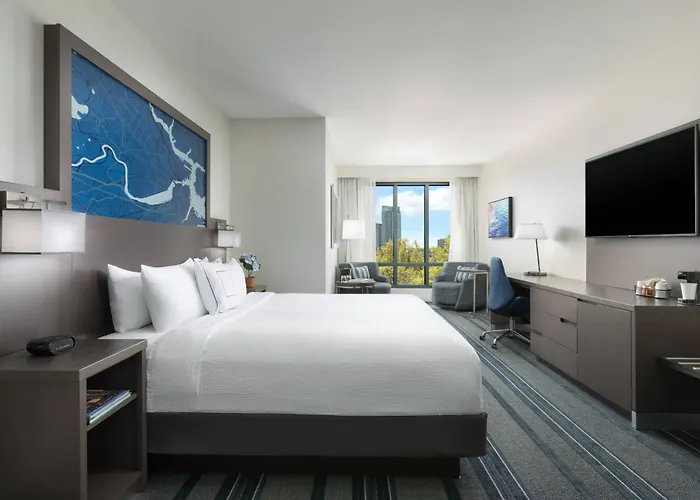 Courtyard By Marriott Boston Cambridge