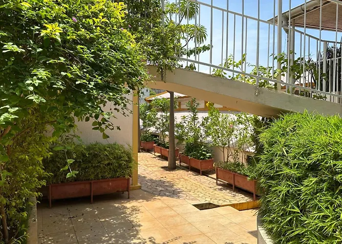 Le Jardin Exotique Hotel