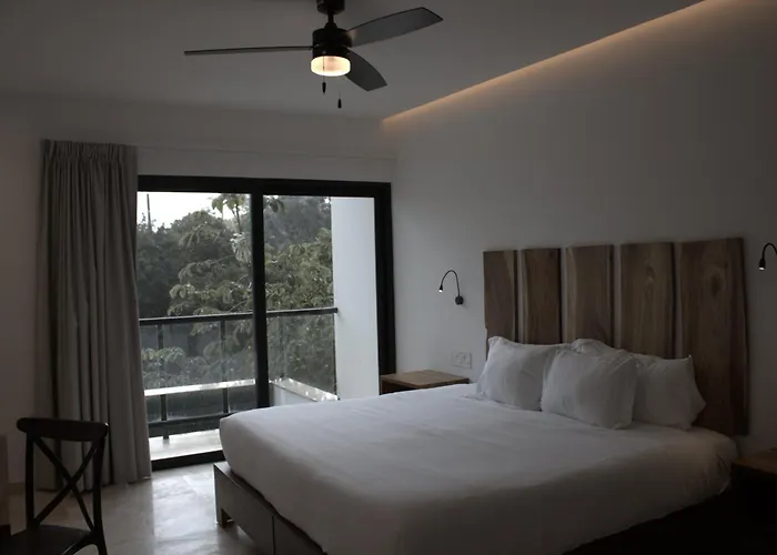 Hotel B10 - Distinctive Hotel-