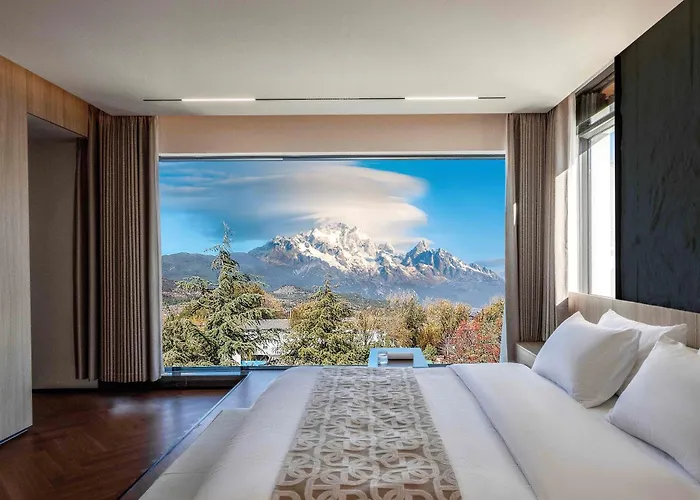 Taohuawu Mountain Luxury Villa Hotel