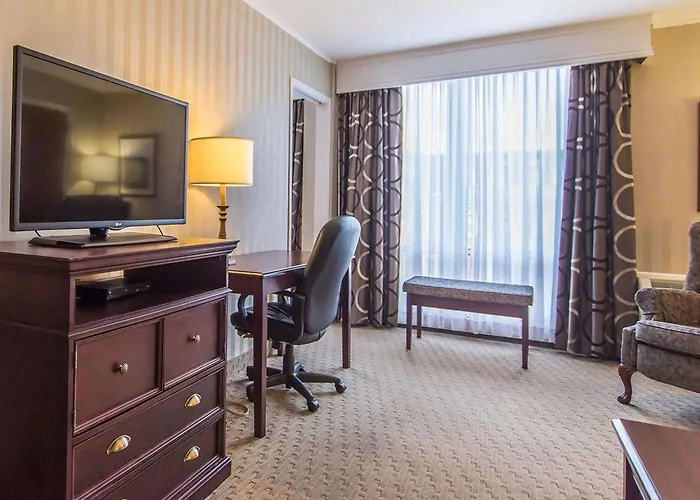Quality Inn & Suites Charlottetown Downtown