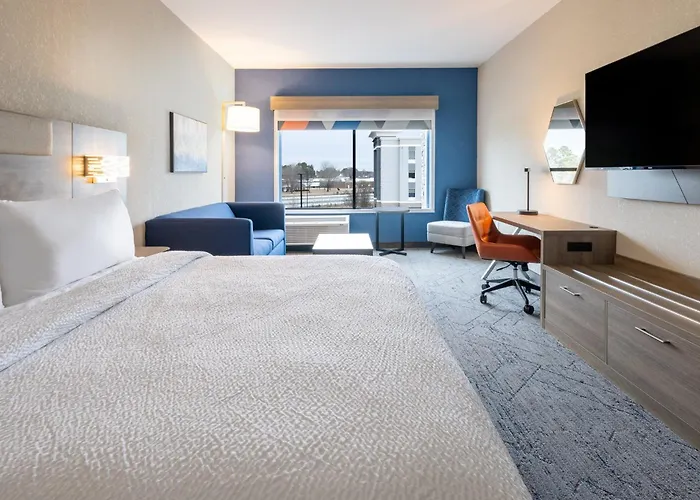 Holiday Inn Express & Suites Benson By Ihg