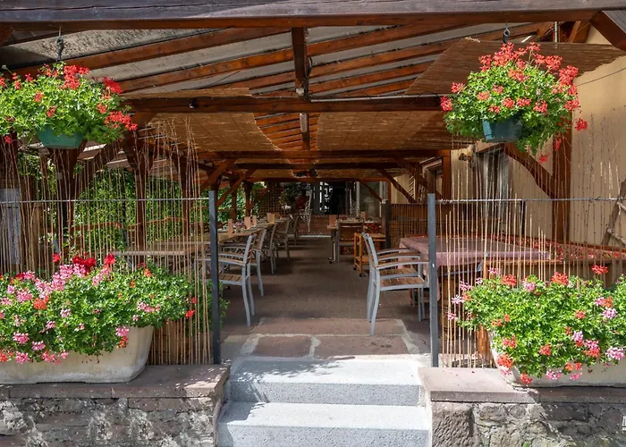 Logis Hotel Restaurant Le Faude
