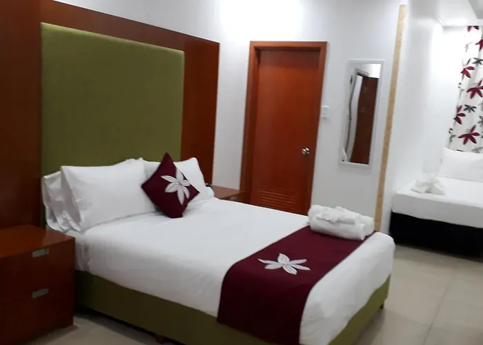 Alec'S Hotel