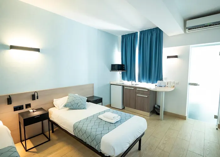 Day'S Inn Hotel And Residence