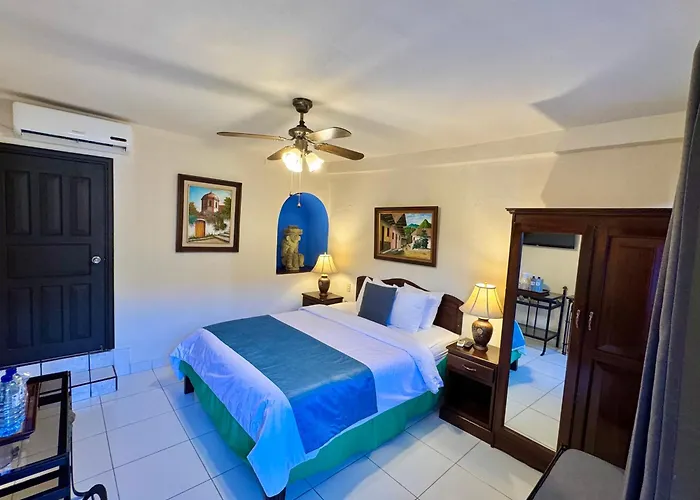 Hotel Camino Maya