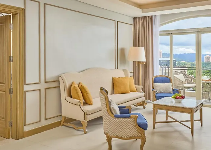 Twin Lakes Hotel Near Tagaytay