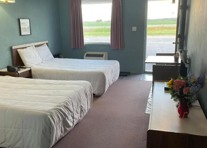 Earlton Motel