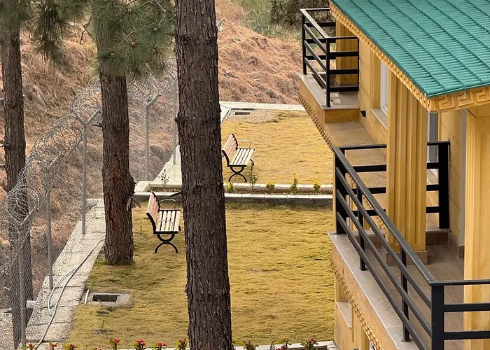 Hidden Hills Hotel & Resort