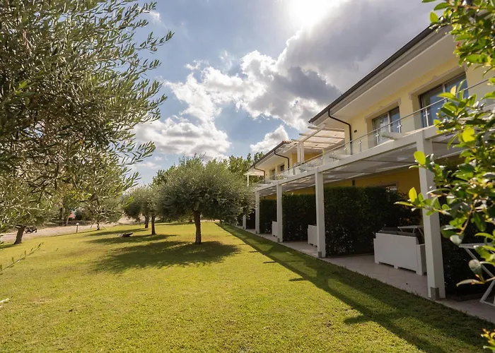 Hotel Baia Di Trainiti