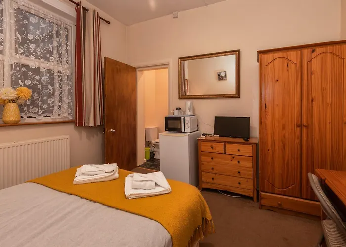 Ricky Road Guest House - Budget